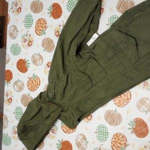 Gap kids army green multi pocket field jacket with zipper in collar hood